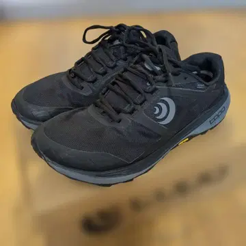 Topo Athletic [ TERRAVENTURE 4 WP ] 26.5cm