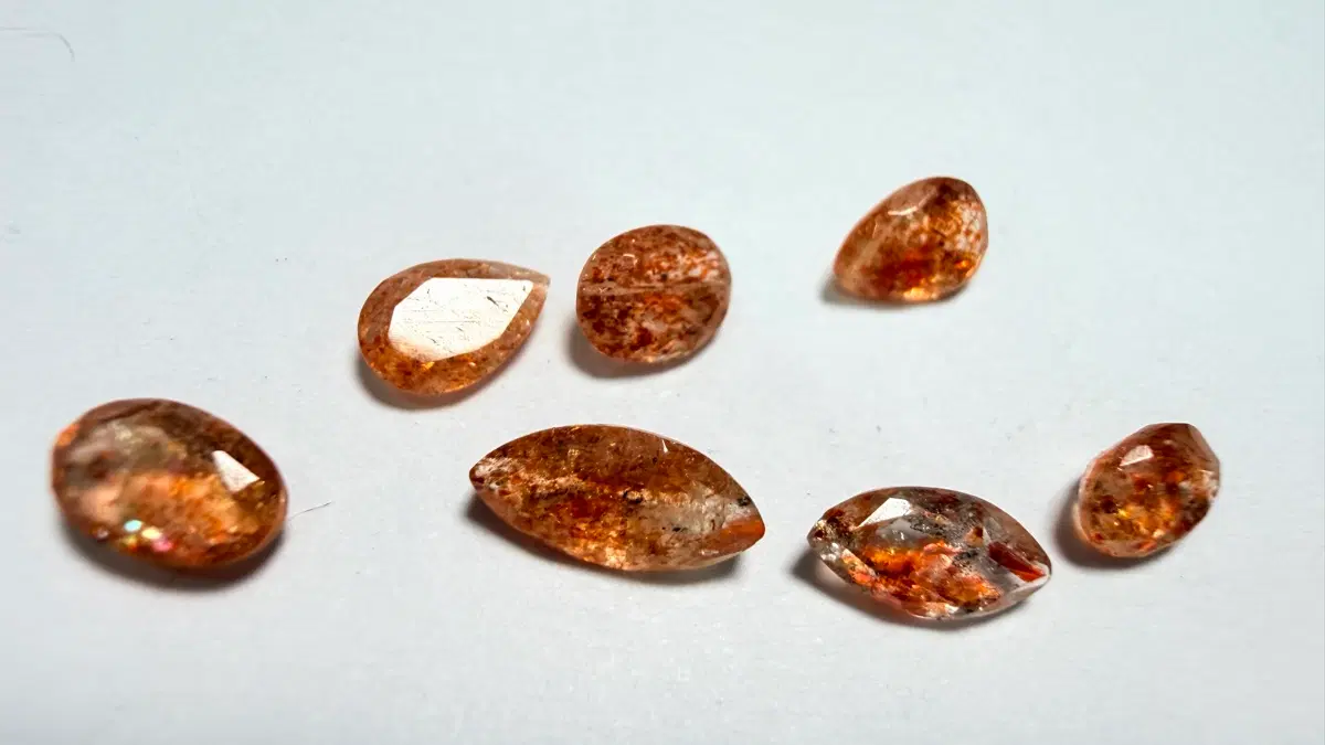 No.6119 천연 태양의불꽃 광석AA썬스톤 커팅 7개 2.9ct