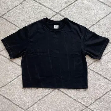 [ ZARA ] 새상품 블랙 데미지 T셔츠 자라 블랙 데님 T셔츠 M