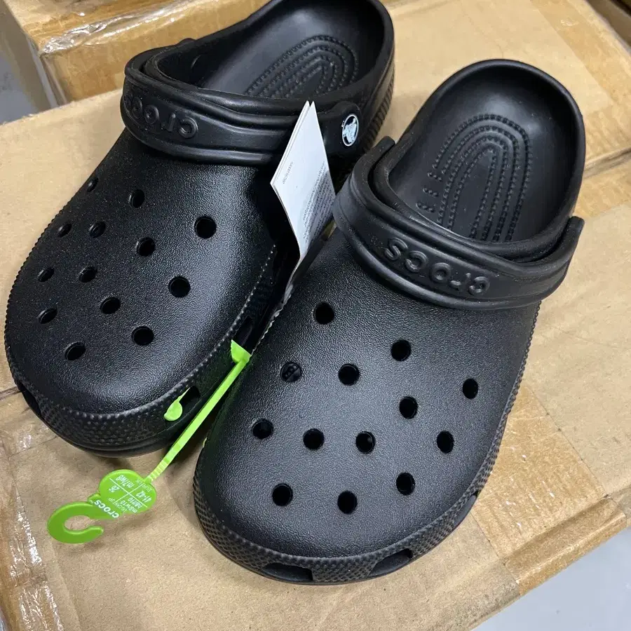 크록스 클래식 클로그 블랙