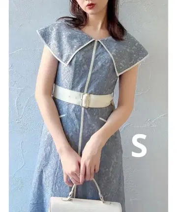 전개 빅 칼라 레이스 원피스 블루 벨트 포함 dazzlin