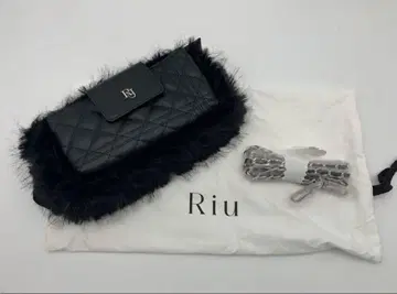 Riu 퀼팅 퍼 숄더백