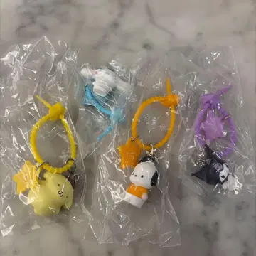 산리오 캐릭터즈 피규어 키링 4종 세트