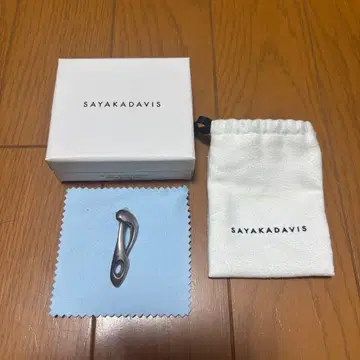 SAYAKADAVIS 귀걸이 한쪽용