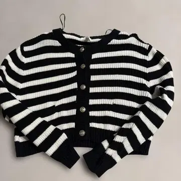 H&M 보더 무늬 크롭 니트 가디건