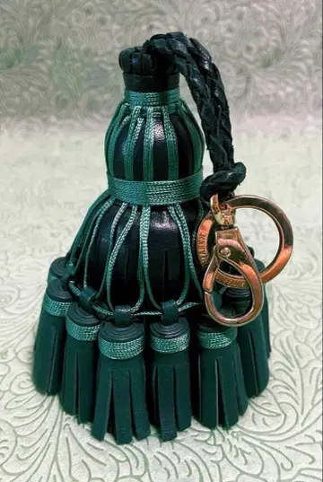 ANYA HINDMARCH 안야 힌드마치 참 태슬