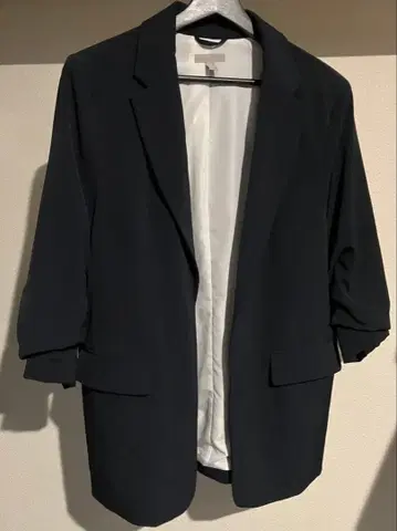 [ H&M ] 개더 슬리브 테일러드 자켓