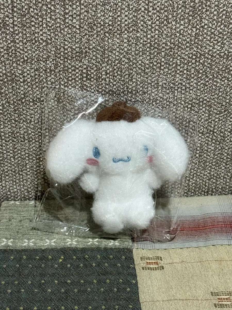 폼폼푸린 베이커리 카페 한정 시나모롤 콜라보 키링