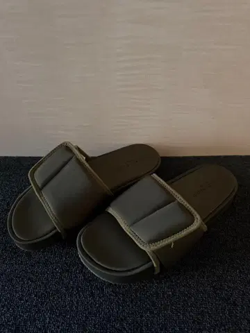 젤라또피케옴 샌들