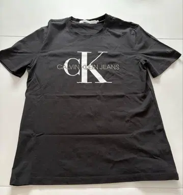 [ 가격 인하 ] Calvin Klein Jeans T셔츠 블랙 M