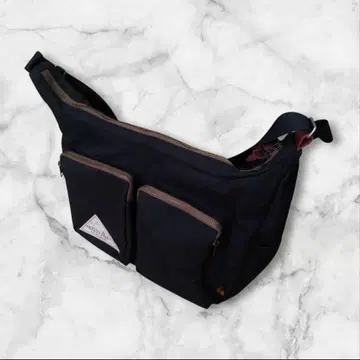 인기 CLASSIC LINE SHOULDER 블랙 x 브라운 숄더백