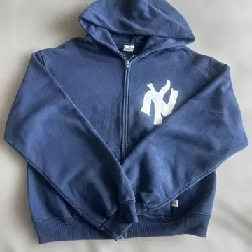 AKIMBO NY NOODLE ZIP-UP HOODIE