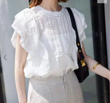 한여름에 유용한 SLOBE IENA 라미 프릴 핀턱 블라우스