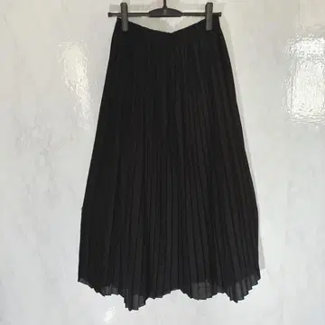 niko and Long Pleated Skirt Balletcore