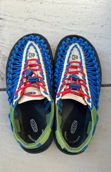 KEEN UNEEK 샌들 23cm