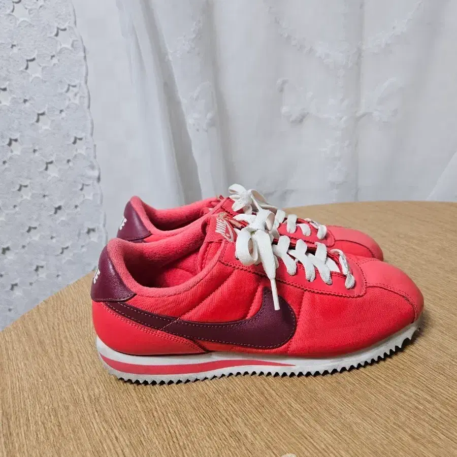 나이키 코르테즈 240