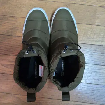CONVERSE 척테일러 충전솜 부츠 올리브