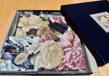 Brooks Brothers 플라워 스카프 새상품! 반값! 가격 인하