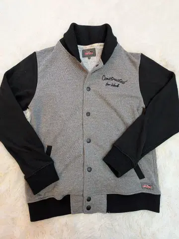 dickies 그레이와 블랙 맨투맨 자켓