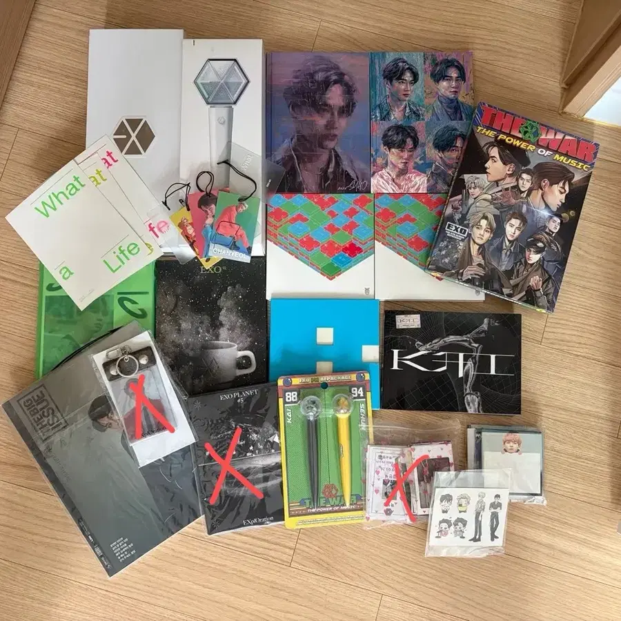 EXO 앨범 및 응원봉 굿즈 엑소 모음집
