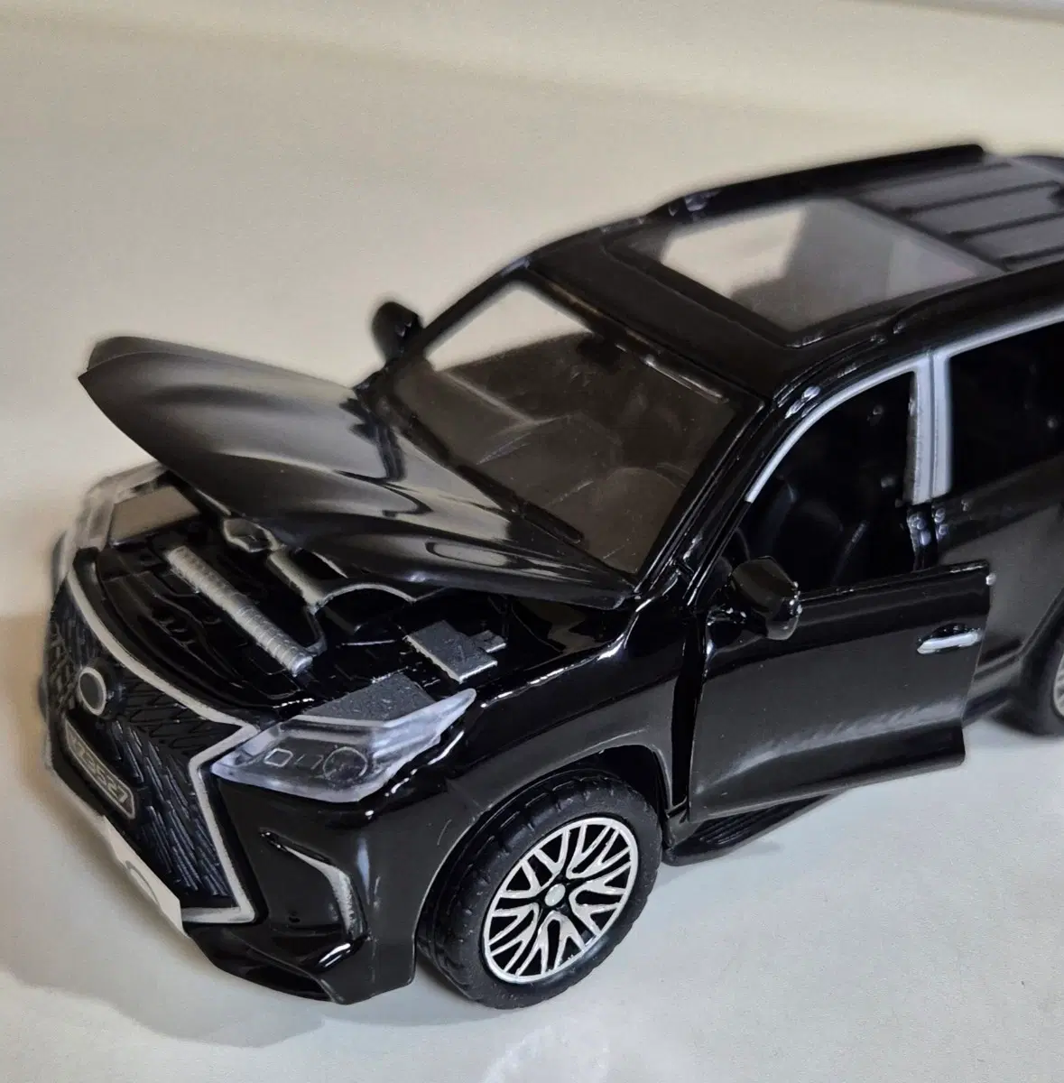 suv LX570 다이캐스트 블랙
