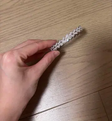SWAROVSKI 스와로브스키 팔찌 리프 모티브 크리스탈