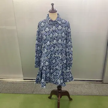 ZARA 꽃무늬 플레어 원피스 파란색