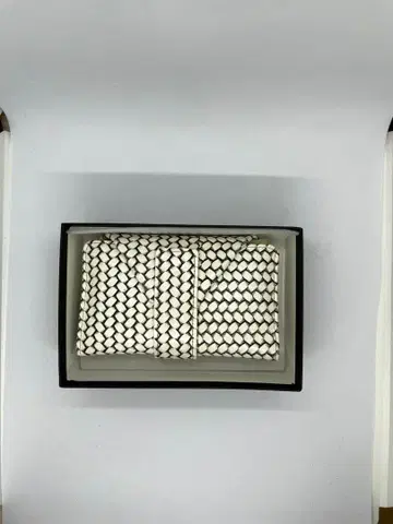 [미사용 새상품] HIROKO HAYASHI 오티카 멀티 지갑 아이보리
