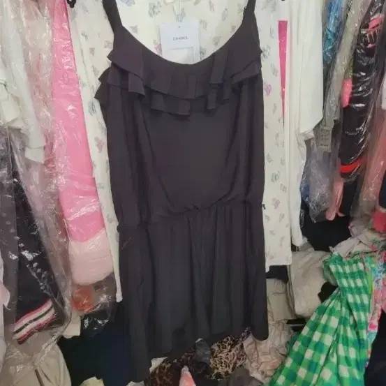 수입 검정 프릴 슈트