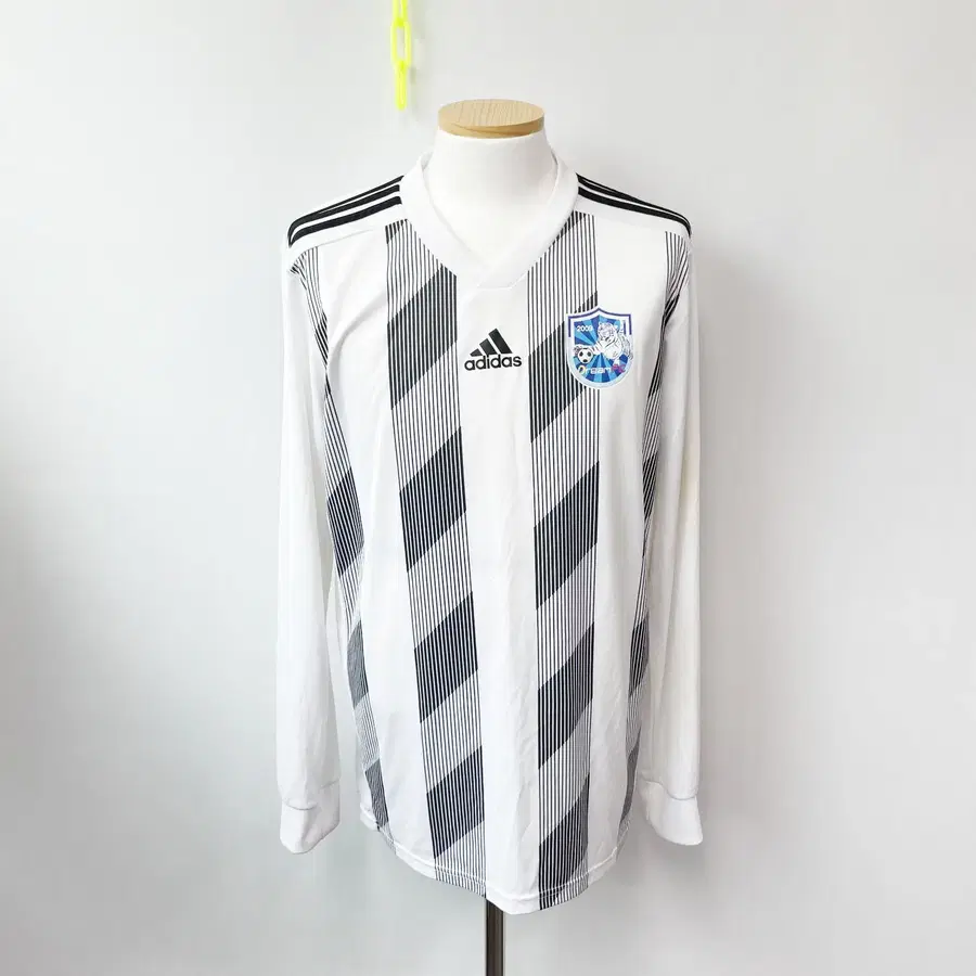 아디다스 축구유니폼 XL 진스센스