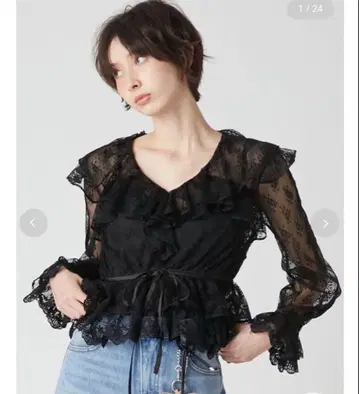 택 포함 새상품 릴리 브라운 러플 레이스 리본 상의 블랙