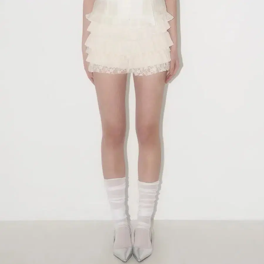 일리고 캉캉 프릴 스커트 팬츠 아이보리