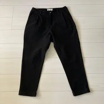SANDOINISTA 블랙 9부 기장 S 사이즈
