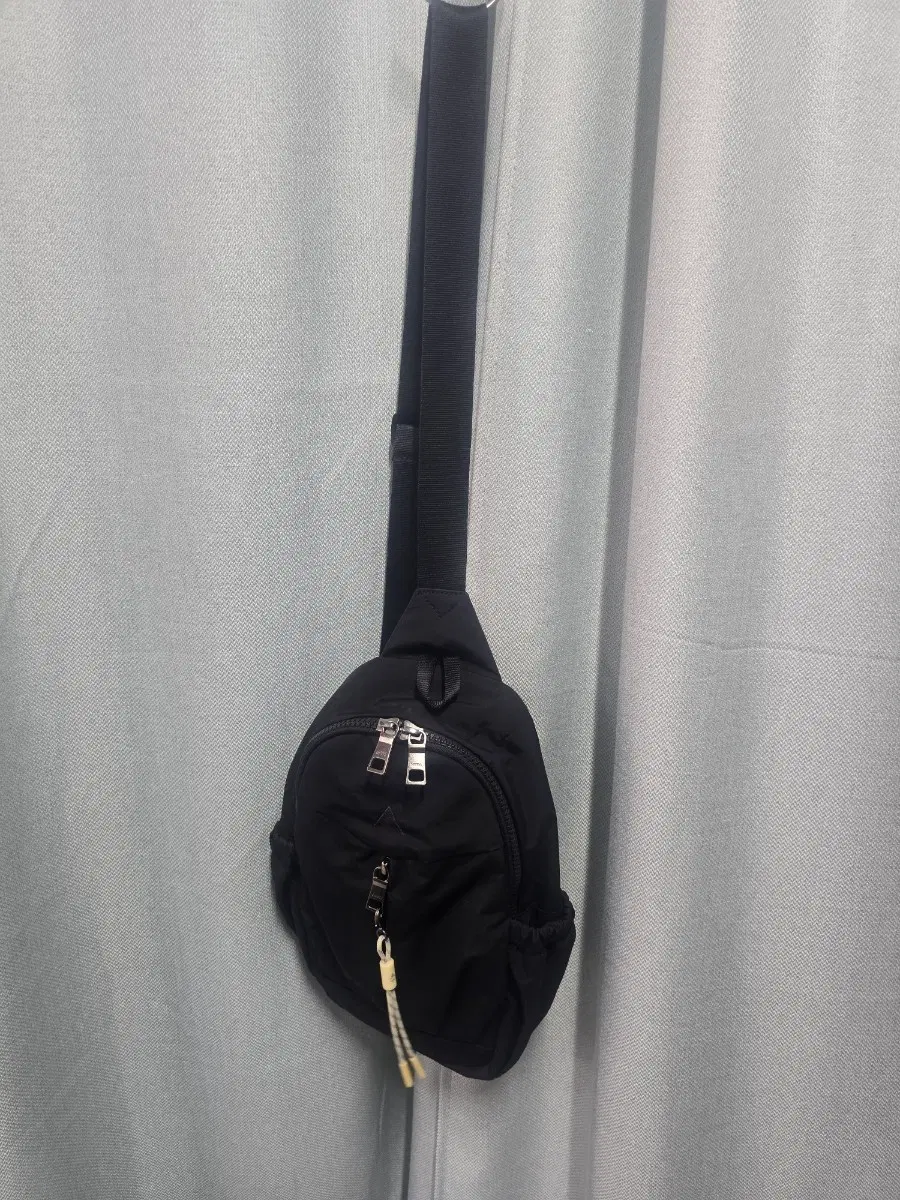 네파 블랙  힙색
