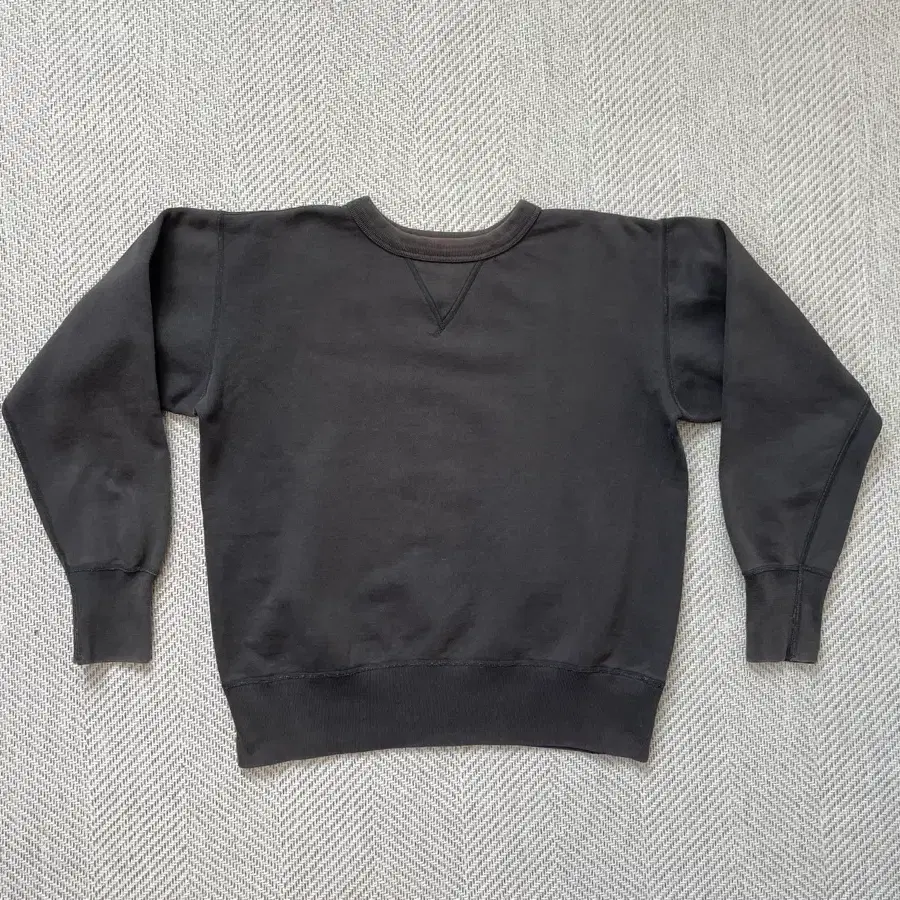 Cab clothing 캡 클로딩 거셋 스웻셔츠