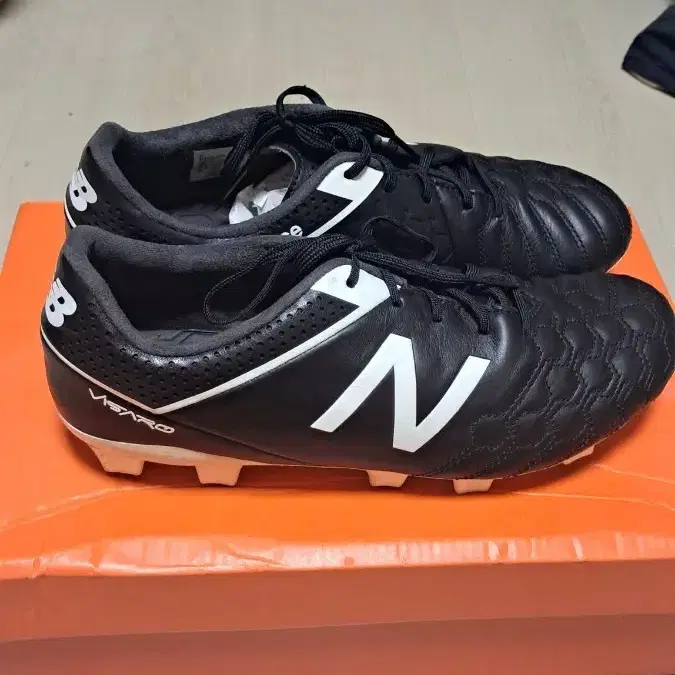 뉴발란스 축구화 비자로 블랙 260