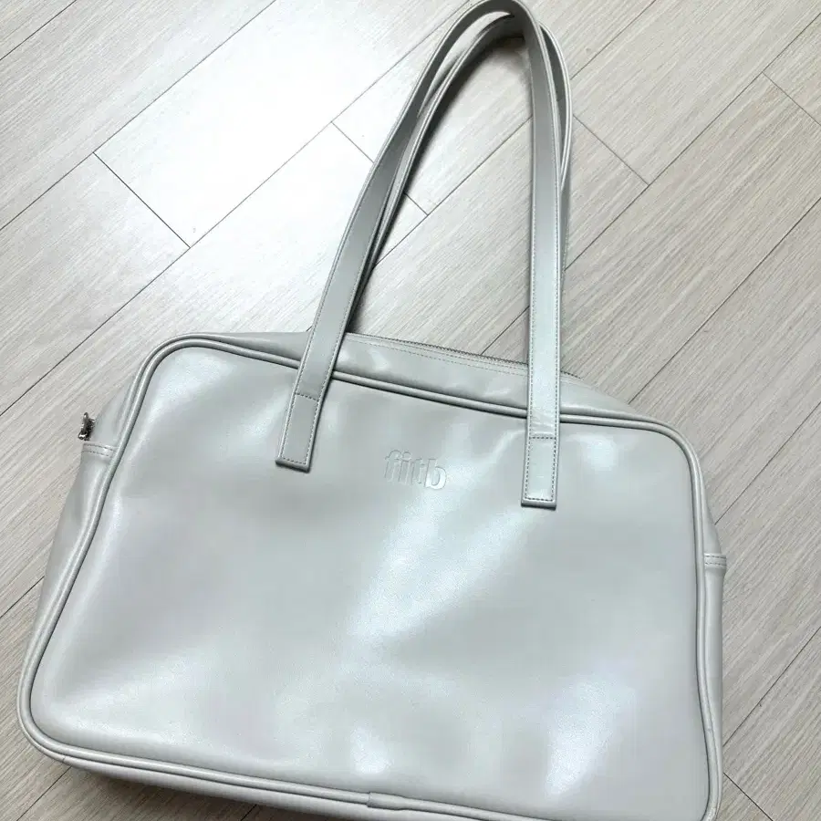필인더블랭크 아이보리 숄더백