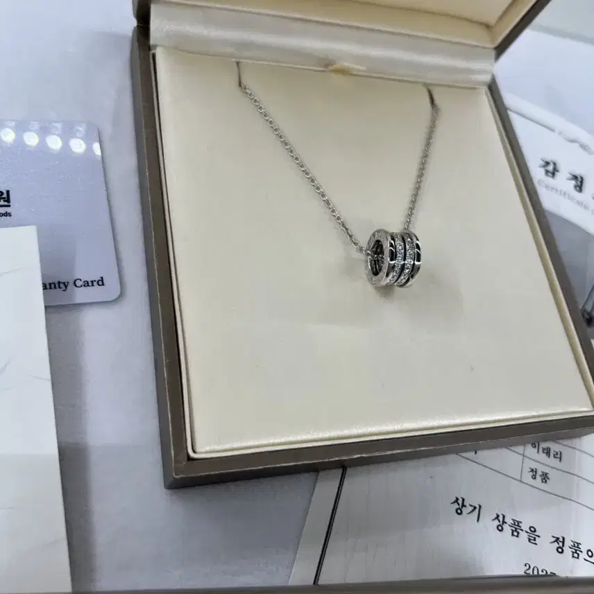 불가리 정품 비제로원 목걸이 화이트골드 파베다이아 사진 3