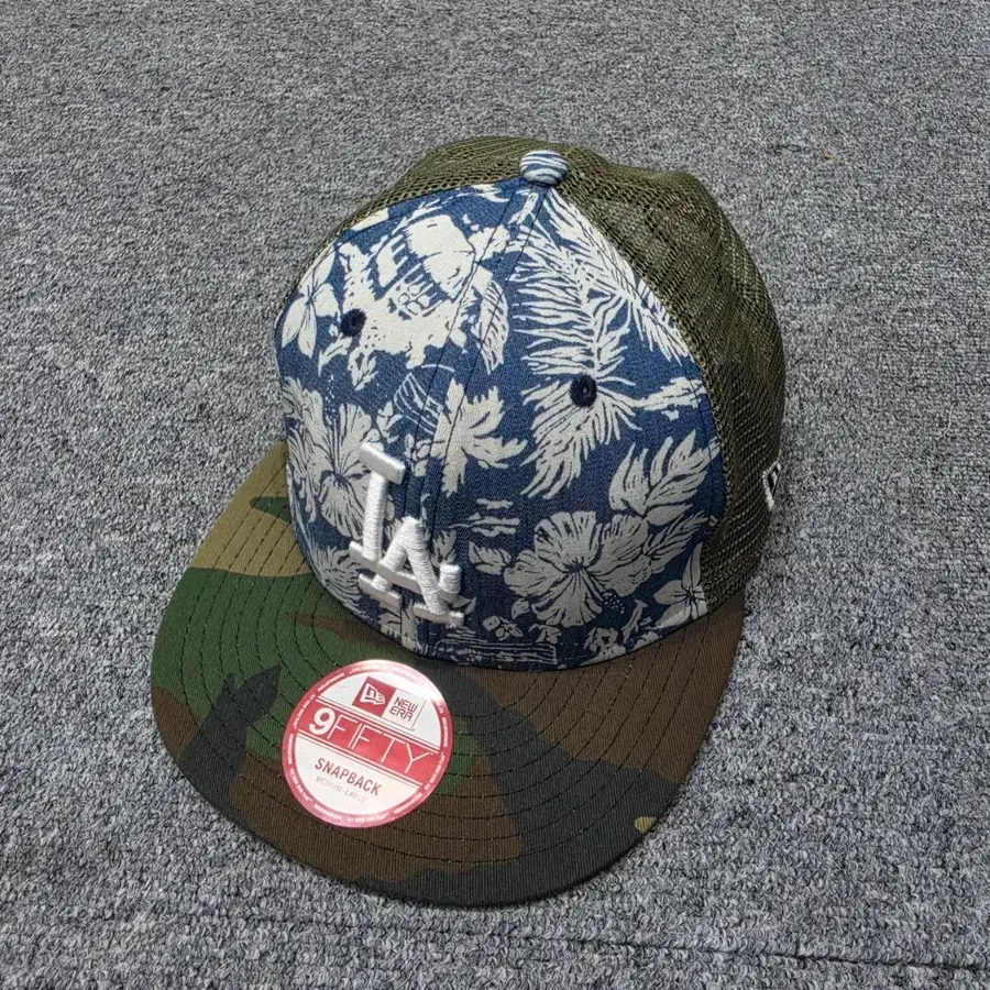 뉴에라 LA다저스 9FIFTY 플로럴 카모 메쉬 스냅백 모자 M-L