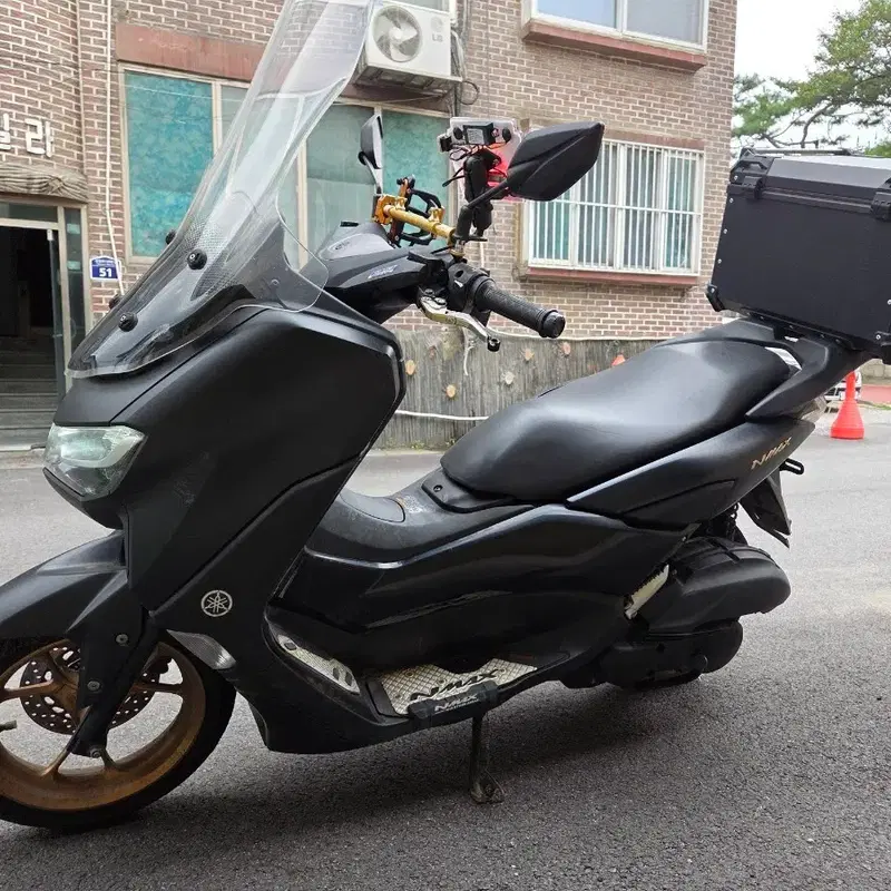 키로수많은 22년 nmax125 묻따 판매합니다
