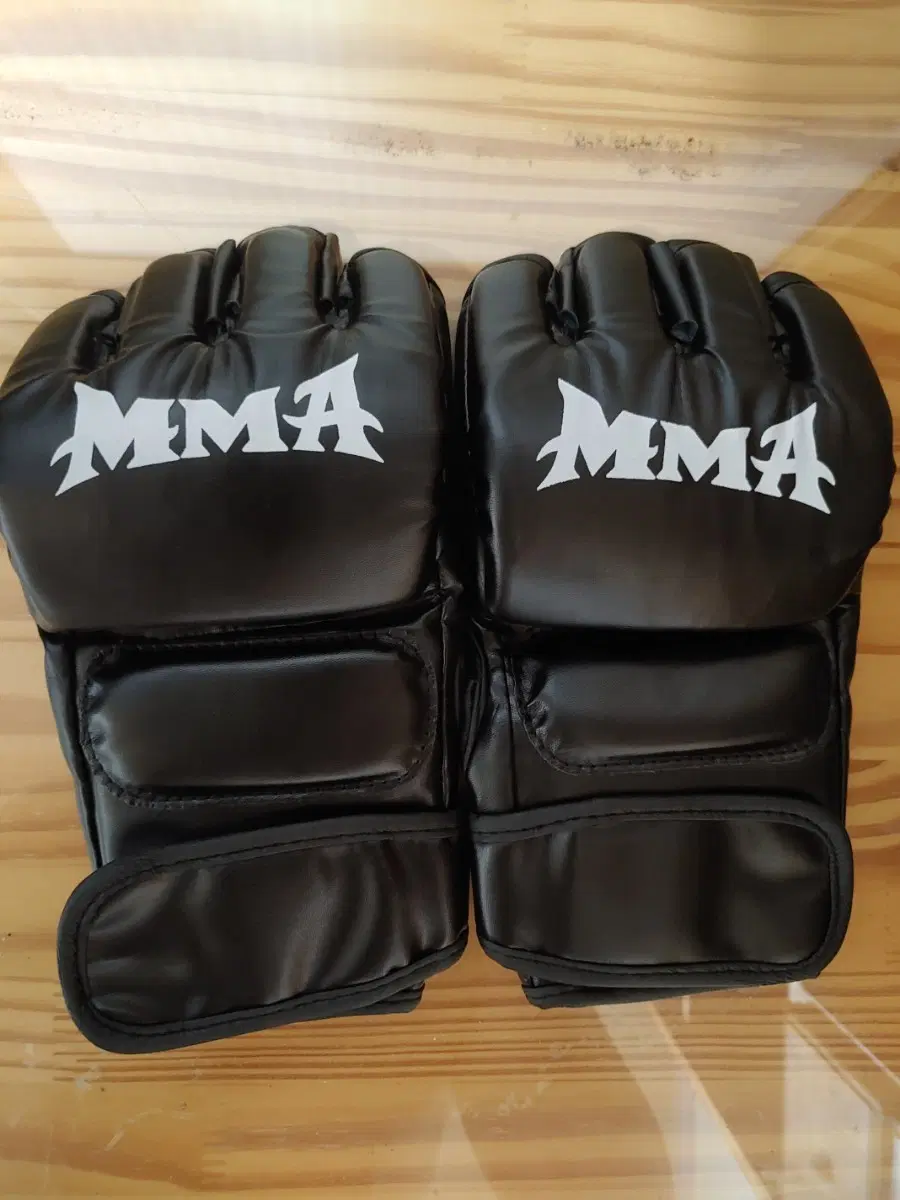 MMA 글러브 블랙 격투기장갑 9000원에 팝니다