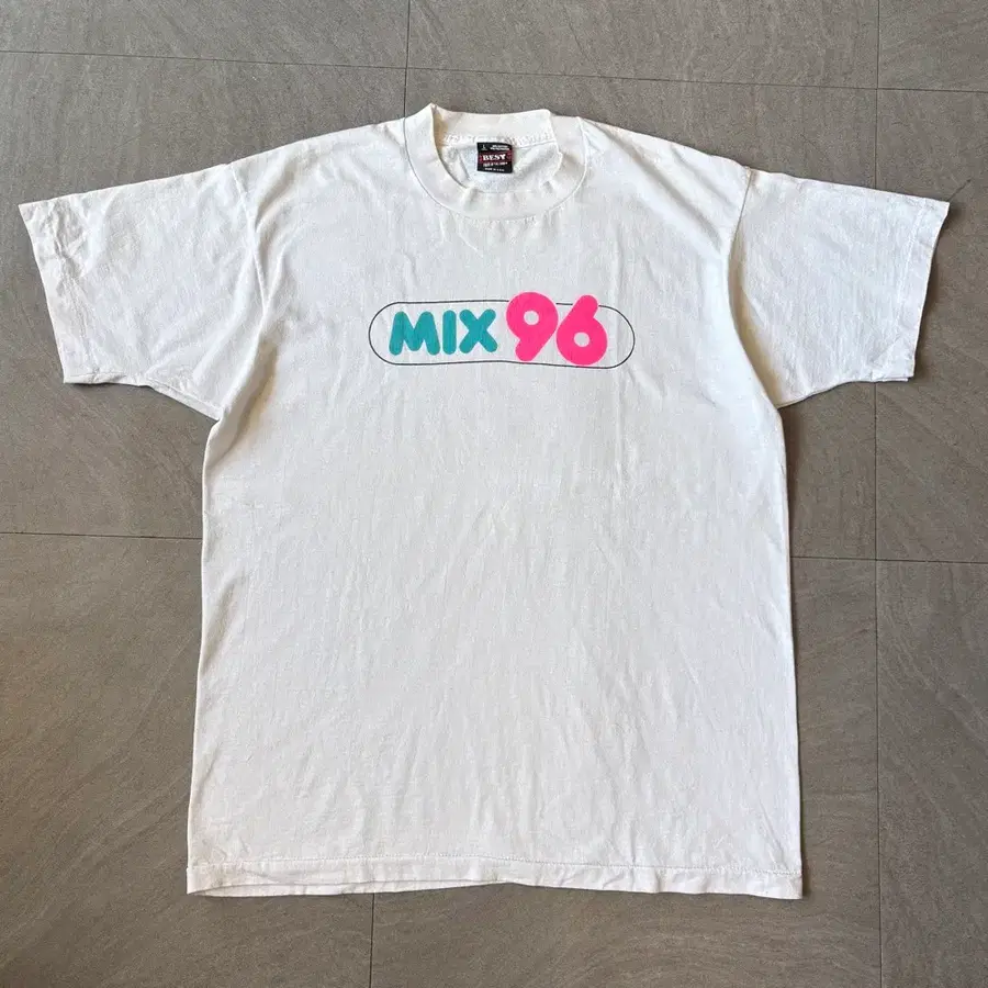 90년도 미국 생산 빈티지 화이트 반팔티
