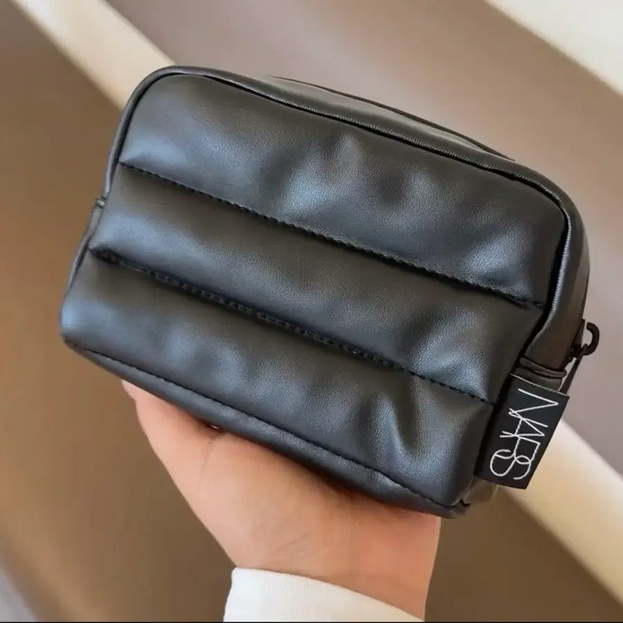 나스 퀼팅 파우치 블랙