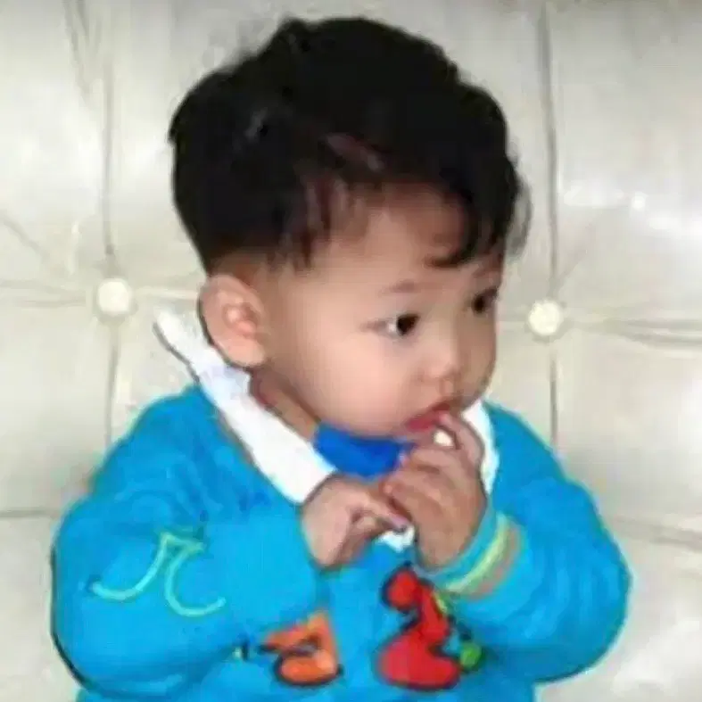 내년 데뷔 생카 때문에 보이넥스트도어 굿즈 삽니당