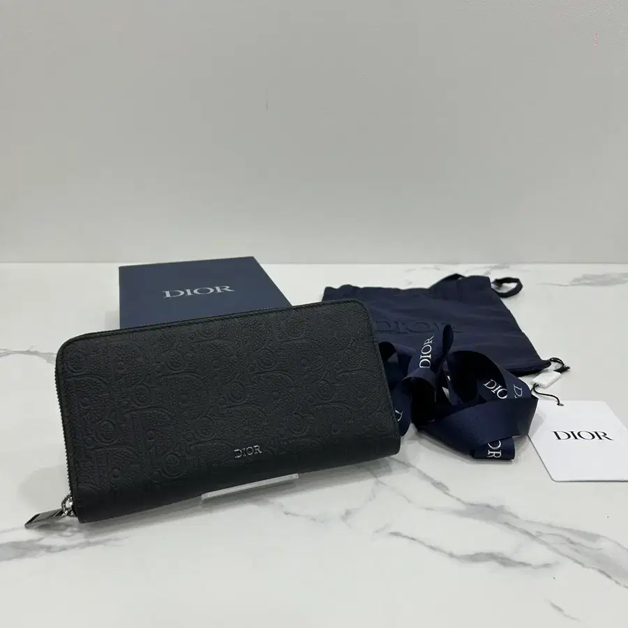 [새상품급]디올 그래비티 지퍼 장지갑 블랙