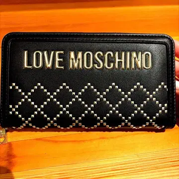 새상품 LOVE MOSCHINO 스터드 장지갑