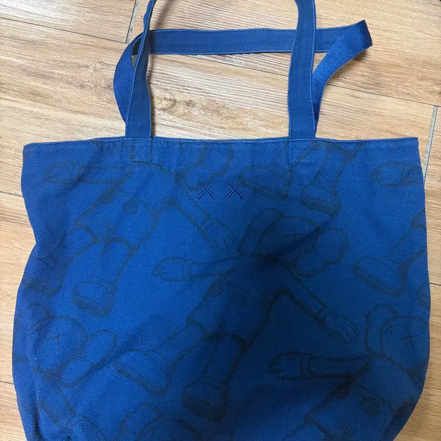 Kaws uniqlo 콜라보 토트백