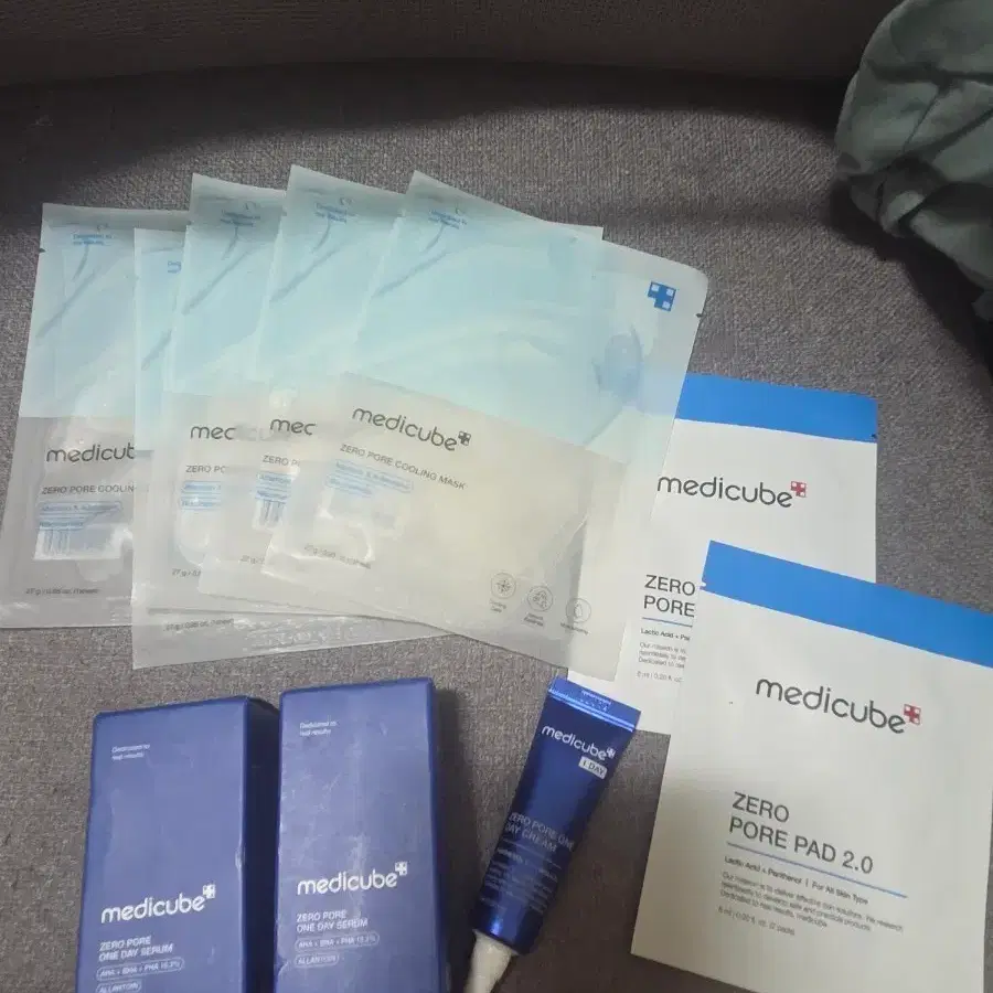 메디큐브 모공세럼 세트