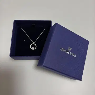 SWAROVSKI 스와로브스키 서클형 목걸이 큐빅 박스 포함