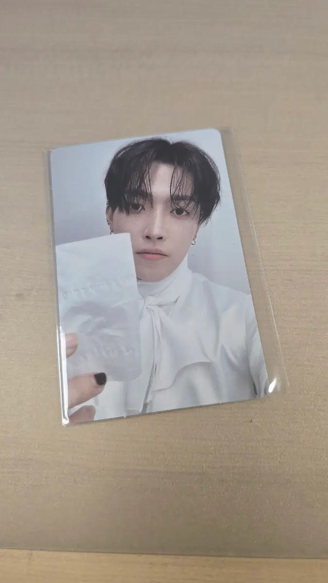 애니티즈 인 데자부 에이티즈 홍중 입장포카